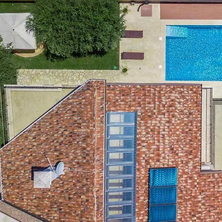 Prázdninový dům Rafael 2 Karpinjan