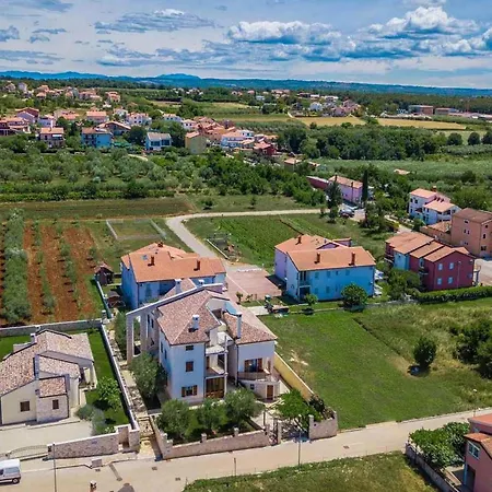 Nyaraló Rafael 2 Karpinjan
