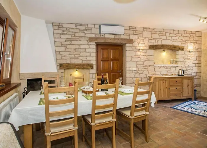 Rafael 2 Σπίτι διακοπών Karpinjan